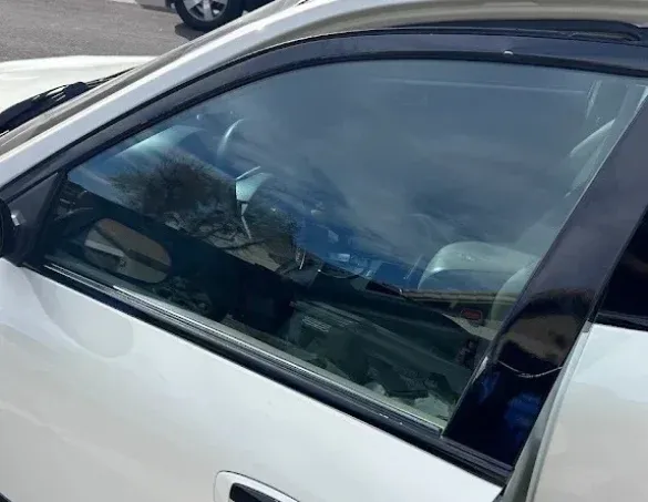 Car door and side window glass replacement in Mesa AZ